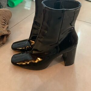 Steve Madden boots like new only used once size 9 in women’s